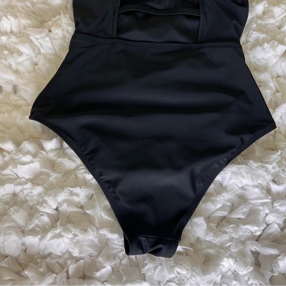 NWT Women's Shirred Strappy Cutout One Piece Swimsuit SIZE SMALL - Picture 10 of 16